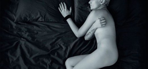 голая Арбенина, без трусов, без лифчика, обложка альбома "Выживут только влюбленные",