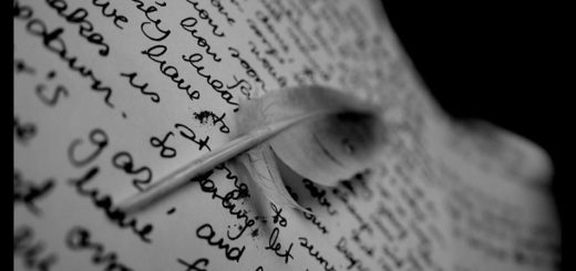 Письмо и перо, бумага, черно-белая картинка