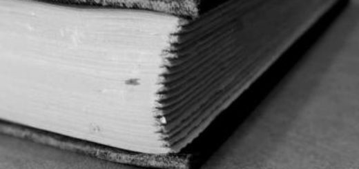 массивная, большая книга