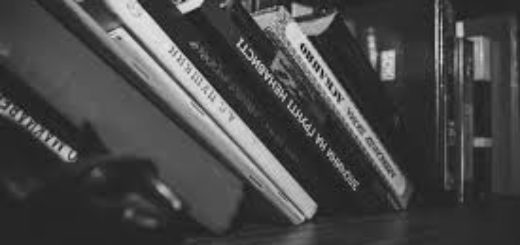 книги на полке