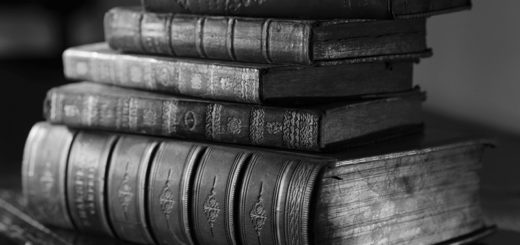 книги с стопке