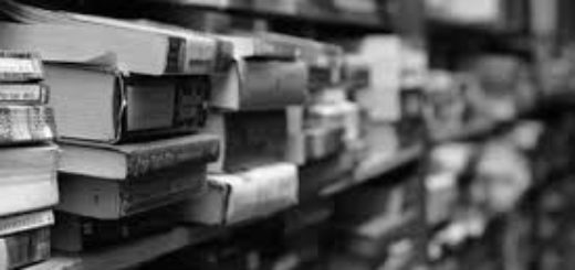 книги на полках